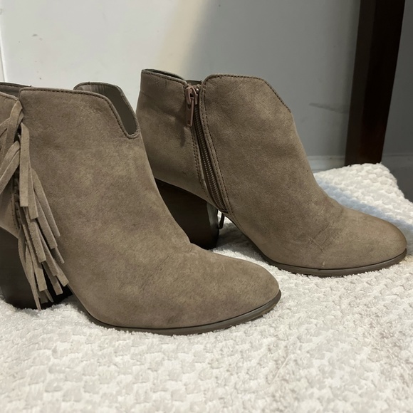 Carlos Heels - Picture 2 of 2